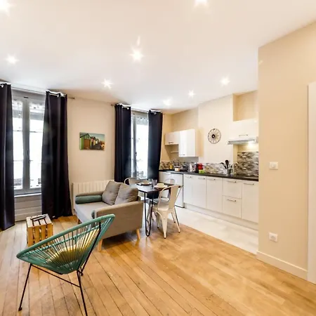 Cosy Entierement Renove Idealement Place Ail Apartmán *