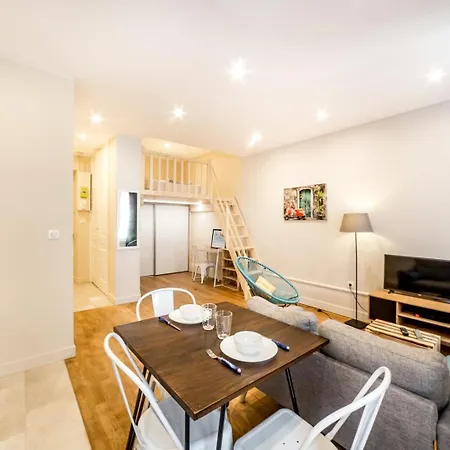 Appartamento Cosy Entierement Renove Idealement Place Ail Lione